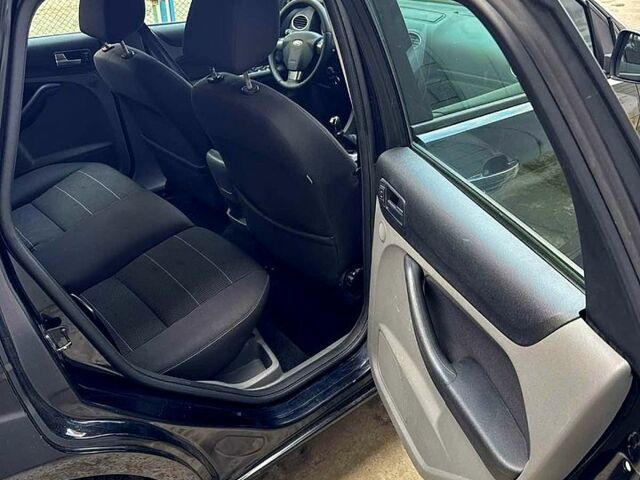 Чорний Форд Фокус, об'ємом двигуна 1.8 л та пробігом 215 тис. км за 5800 $, фото 11 на Automoto.ua