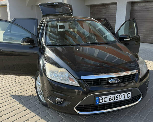 Черный Форд Фокус, объемом двигателя 1.6 л и пробегом 283 тыс. км за 5700 $, фото 2 на Automoto.ua