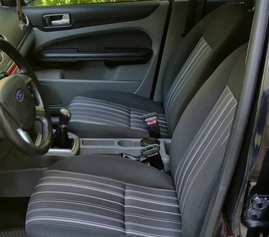 Чорний Форд Фокус, об'ємом двигуна 1.6 л та пробігом 260 тис. км за 5900 $, фото 16 на Automoto.ua