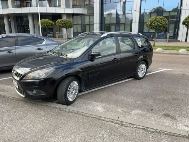 Черный Форд Фокус, объемом двигателя 1.6 л и пробегом 300 тыс. км за 5000 $, фото 1 на Automoto.ua