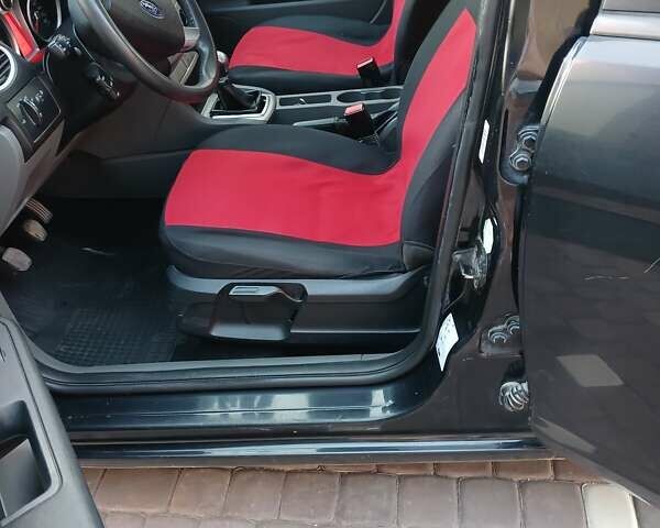 Черный Форд Фокус, объемом двигателя 1.56 л и пробегом 283 тыс. км за 5300 $, фото 5 на Automoto.ua