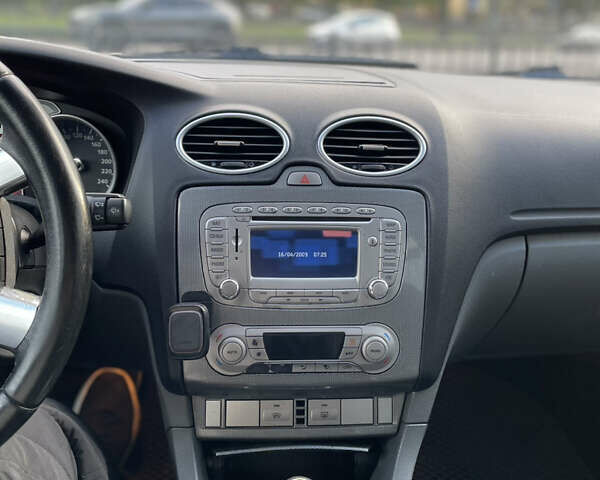 Черный Форд Фокус, объемом двигателя 1.6 л и пробегом 260 тыс. км за 5400 $, фото 21 на Automoto.ua