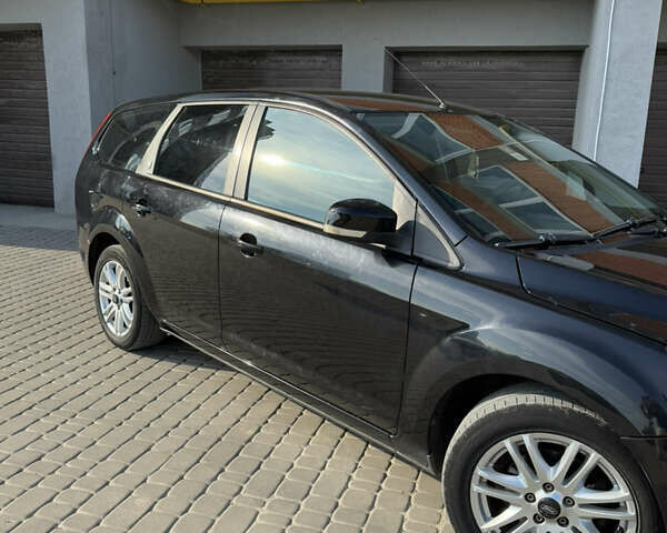 Черный Форд Фокус, объемом двигателя 1.6 л и пробегом 283 тыс. км за 5700 $, фото 19 на Automoto.ua