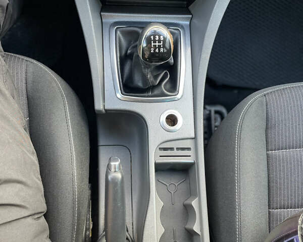 Черный Форд Фокус, объемом двигателя 1.6 л и пробегом 260 тыс. км за 5400 $, фото 23 на Automoto.ua