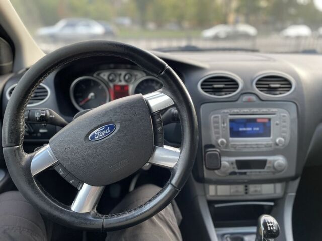 Черный Форд Фокус, объемом двигателя 1.6 л и пробегом 300 тыс. км за 5000 $, фото 13 на Automoto.ua