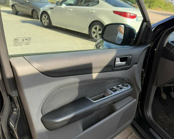 Черный Форд Фокус, объемом двигателя 1.6 л и пробегом 283 тыс. км за 5700 $, фото 31 на Automoto.ua