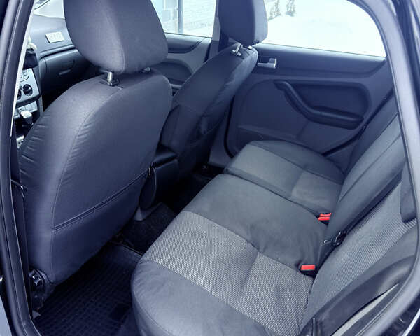 Чорний Форд Фокус, об'ємом двигуна 1.6 л та пробігом 300 тис. км за 4800 $, фото 7 на Automoto.ua