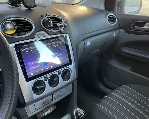 Чорний Форд Фокус, об'ємом двигуна 1.6 л та пробігом 235 тис. км за 5410 $, фото 7 на Automoto.ua