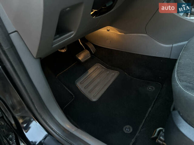 Черный Форд Фокус, объемом двигателя 1.6 л и пробегом 225 тыс. км за 6500 $, фото 27 на Automoto.ua