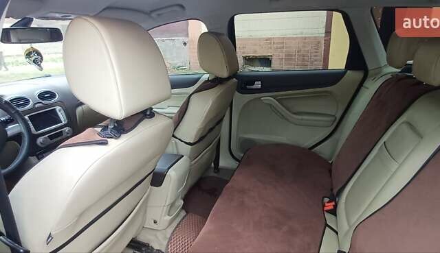 Черный Форд Фокус, объемом двигателя 2 л и пробегом 279 тыс. км за 6900 $, фото 12 на Automoto.ua