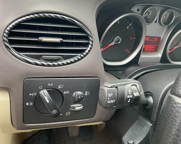 Черный Форд Фокус, объемом двигателя 1.56 л и пробегом 242 тыс. км за 5500 $, фото 10 на Automoto.ua