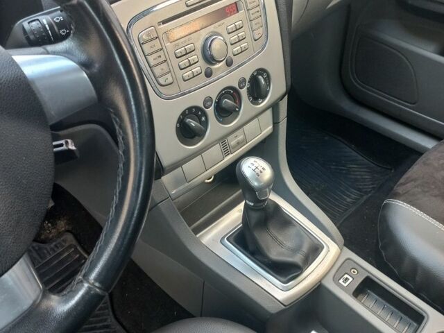 Черный Форд Фокус, объемом двигателя 1.6 л и пробегом 247 тыс. км за 5500 $, фото 18 на Automoto.ua