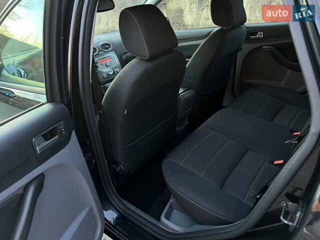 Черный Форд Фокус, объемом двигателя 1.6 л и пробегом 225 тыс. км за 6500 $, фото 12 на Automoto.ua