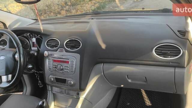 Черный Форд Фокус, объемом двигателя 1.8 л и пробегом 356 тыс. км за 4300 $, фото 9 на Automoto.ua