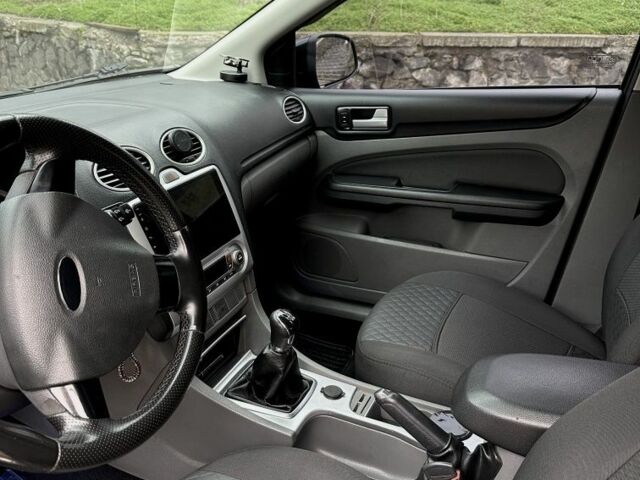 Черный Форд Фокус, объемом двигателя 1.8 л и пробегом 267 тыс. км за 5600 $, фото 7 на Automoto.ua