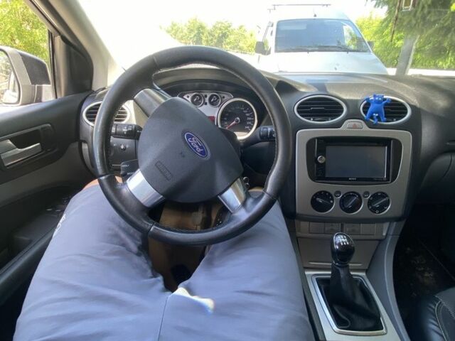 Черный Форд Фокус, объемом двигателя 1.6 л и пробегом 222 тыс. км за 6100 $, фото 2 на Automoto.ua