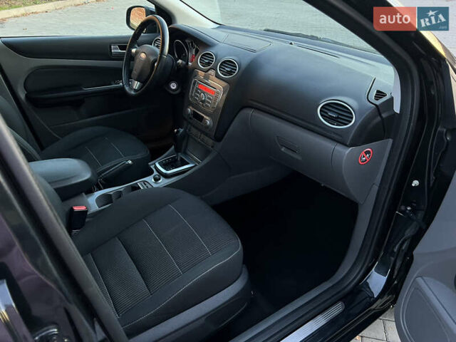 Черный Форд Фокус, объемом двигателя 1.6 л и пробегом 225 тыс. км за 6500 $, фото 14 на Automoto.ua