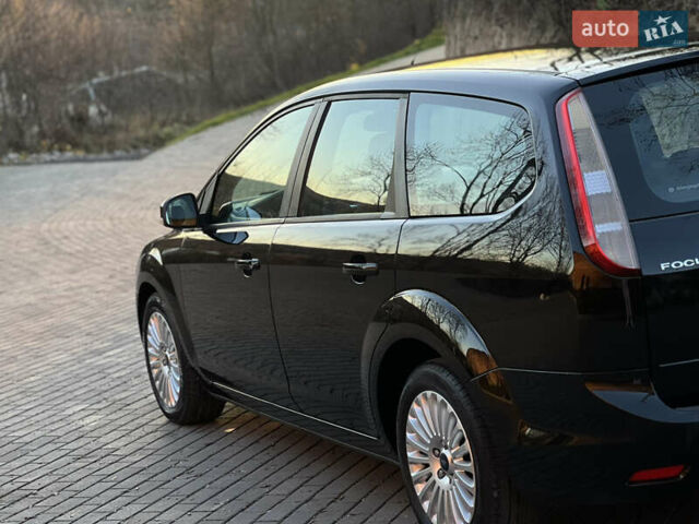 Черный Форд Фокус, объемом двигателя 1.6 л и пробегом 225 тыс. км за 6500 $, фото 3 на Automoto.ua