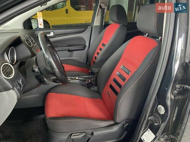 Черный Форд Фокус, объемом двигателя 1.6 л и пробегом 257 тыс. км за 6400 $, фото 17 на Automoto.ua