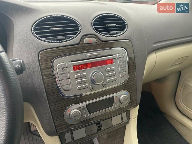 Черный Форд Фокус, объемом двигателя 1.56 л и пробегом 242 тыс. км за 5500 $, фото 12 на Automoto.ua