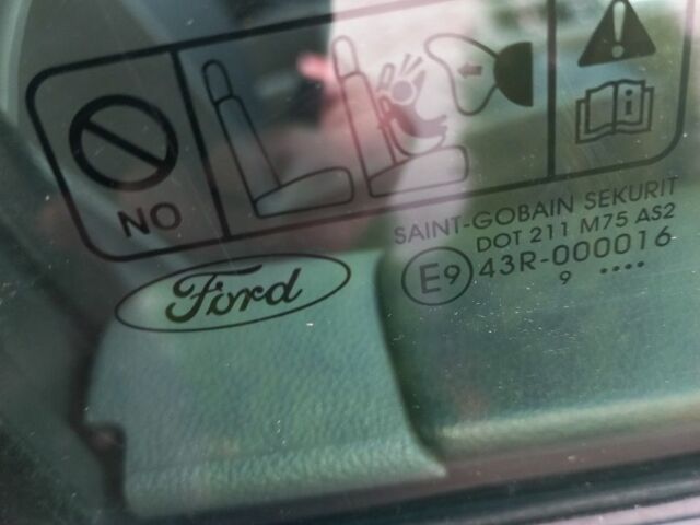 Черный Форд Фокус, объемом двигателя 1.6 л и пробегом 247 тыс. км за 5500 $, фото 23 на Automoto.ua