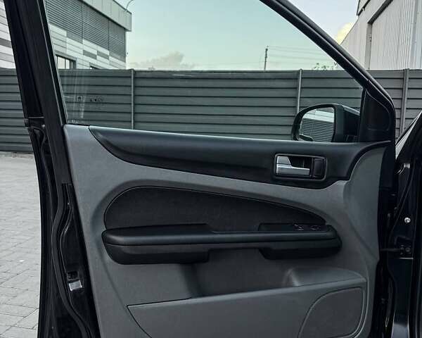 Чорний Форд Фокус, об'ємом двигуна 1.6 л та пробігом 183 тис. км за 6100 $, фото 40 на Automoto.ua