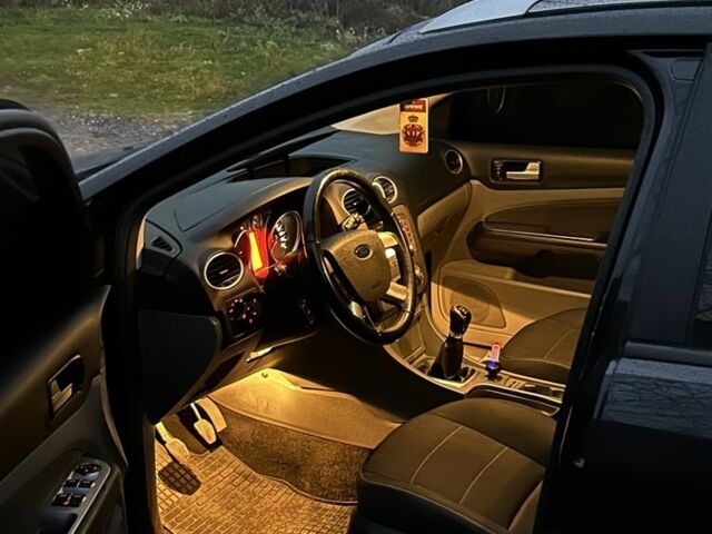 Черный Форд Фокус, объемом двигателя 1.6 л и пробегом 235 тыс. км за 5350 $, фото 8 на Automoto.ua