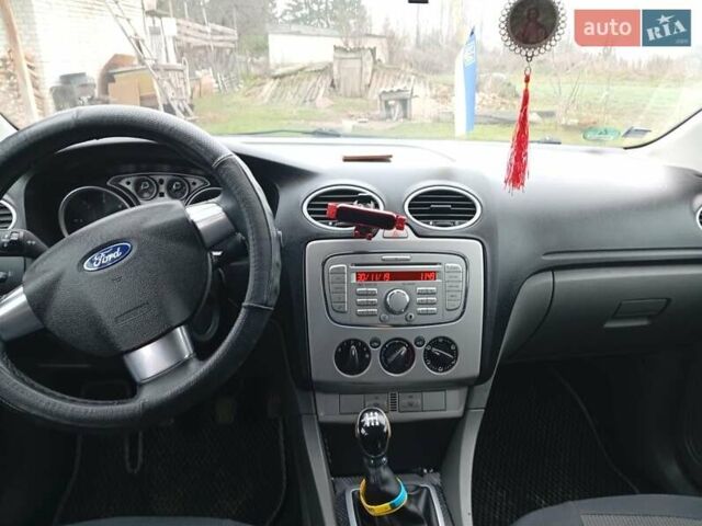 Черный Форд Фокус, объемом двигателя 1.56 л и пробегом 269 тыс. км за 4700 $, фото 10 на Automoto.ua
