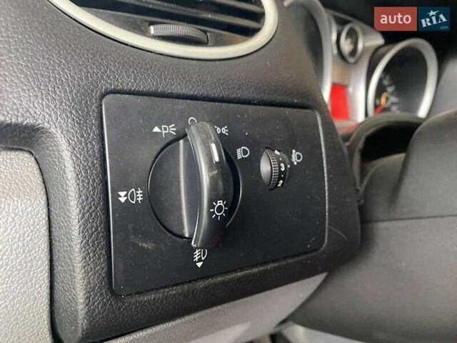 Черный Форд Фокус, объемом двигателя 1.6 л и пробегом 257 тыс. км за 6400 $, фото 27 на Automoto.ua