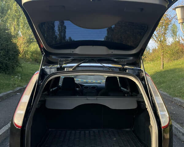 Черный Форд Фокус, объемом двигателя 2 л и пробегом 366 тыс. км за 6999 $, фото 5 на Automoto.ua