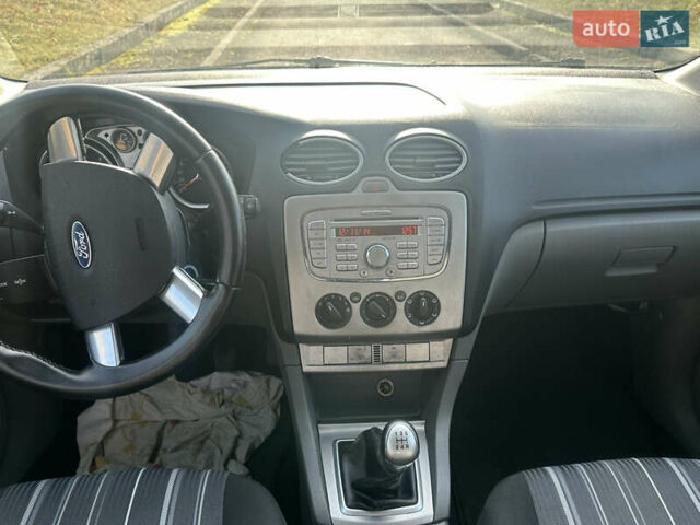 Черный Форд Фокус, объемом двигателя 1.56 л и пробегом 240 тыс. км за 6350 $, фото 17 на Automoto.ua