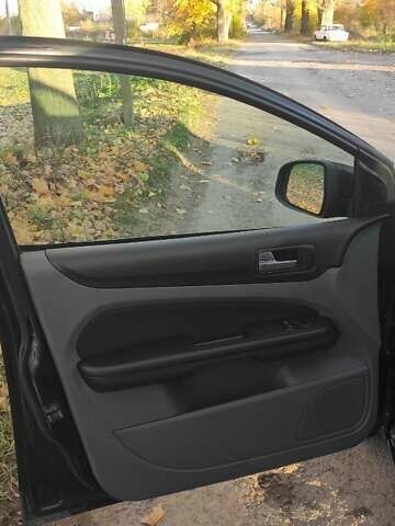 Форд Фокус 2009 в Каменке-Бугской на Automoto.ua Черный Форд Фокус, объемом двигателя 1.8 л и пробегом 356 тыс. км за 5200 $, фото 3 на Automoto.ua