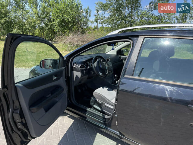 Черный Форд Фокус, объемом двигателя 1.6 л и пробегом 216 тыс. км за 5500 $, фото 5 на Automoto.ua