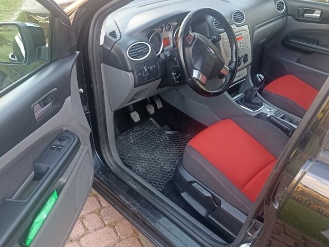 Чорний Форд Фокус, об'ємом двигуна 0 л та пробігом 187 тис. км за 5400 $, фото 6 на Automoto.ua