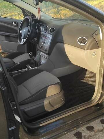 Форд Фокус 2009 в Каменке-Бугской на Automoto.ua Черный Форд Фокус, объемом двигателя 1.8 л и пробегом 356 тыс. км за 5200 $, фото 4 на Automoto.ua