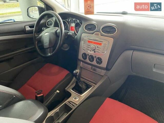 Черный Форд Фокус, объемом двигателя 1.6 л и пробегом 257 тыс. км за 6400 $, фото 21 на Automoto.ua