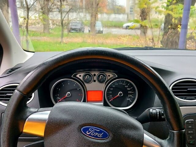 Черный Форд Фокус, объемом двигателя 1.6 л и пробегом 194 тыс. км за 5999 $, фото 5 на Automoto.ua