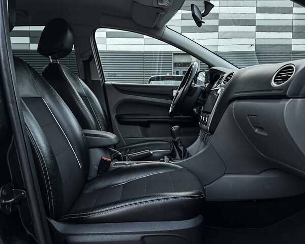 Чорний Форд Фокус, об'ємом двигуна 1.6 л та пробігом 183 тис. км за 6100 $, фото 38 на Automoto.ua