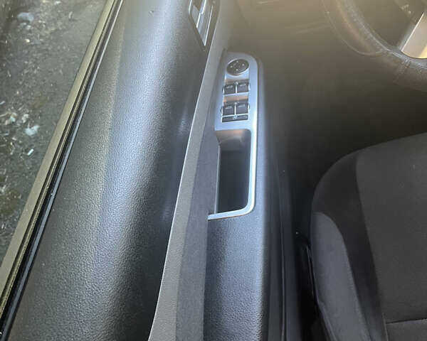 Форд Фокус 2009 у Ужгороді на Automoto.ua Чорний Форд Фокус, об'ємом двигуна 1.6 л та пробігом 210 тис. км за 5800 $, фото 9 на Automoto.ua