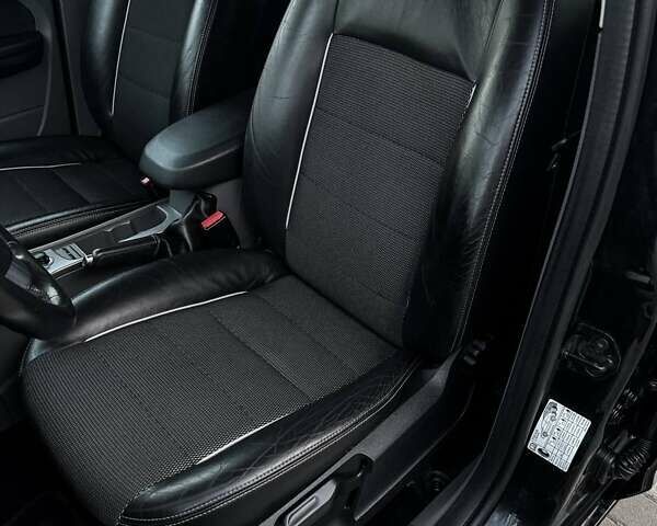 Чорний Форд Фокус, об'ємом двигуна 1.6 л та пробігом 183 тис. км за 6100 $, фото 44 на Automoto.ua