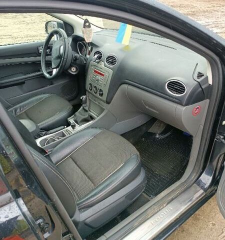 Черный Форд Фокус, объемом двигателя 1.6 л и пробегом 230 тыс. км за 4900 $, фото 2 на Automoto.ua