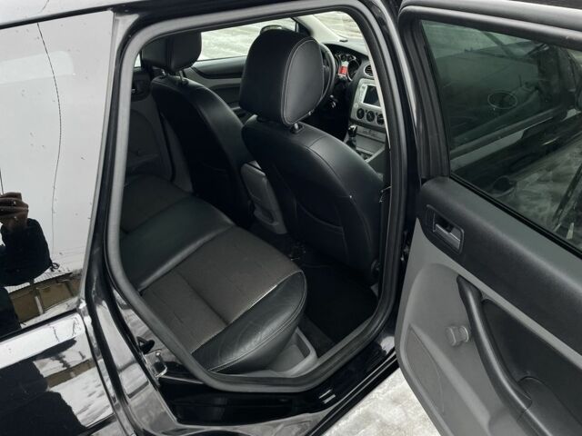 Черный Форд Фокус, объемом двигателя 1.6 л и пробегом 217 тыс. км за 5900 $, фото 9 на Automoto.ua