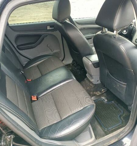 Черный Форд Фокус, объемом двигателя 1.6 л и пробегом 230 тыс. км за 4900 $, фото 5 на Automoto.ua