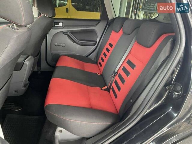 Черный Форд Фокус, объемом двигателя 1.6 л и пробегом 257 тыс. км за 6400 $, фото 18 на Automoto.ua