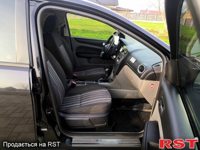 Чорний Форд Фокус, об'ємом двигуна 1.8 л та пробігом 30000 тис. км за 5300 $, фото 2 на Automoto.ua