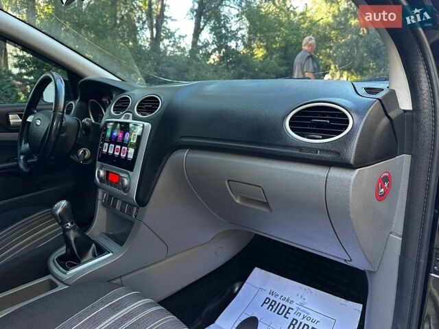 Чорний Форд Фокус, об'ємом двигуна 1.56 л та пробігом 250 тис. км за 5200 $, фото 71 на Automoto.ua