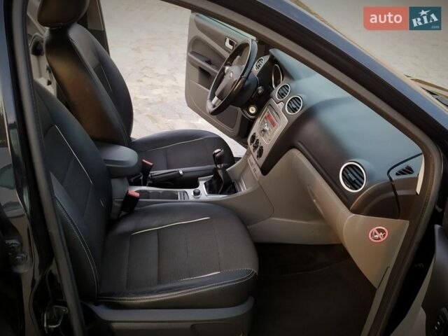 Черный Форд Фокус, объемом двигателя 1.6 л и пробегом 215 тыс. км за 6200 $, фото 79 на Automoto.ua