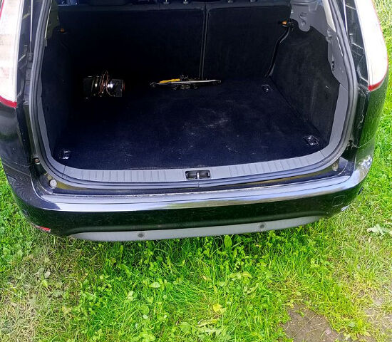 Черный Форд Фокус, объемом двигателя 1.6 л и пробегом 209 тыс. км за 6690 $, фото 2 на Automoto.ua