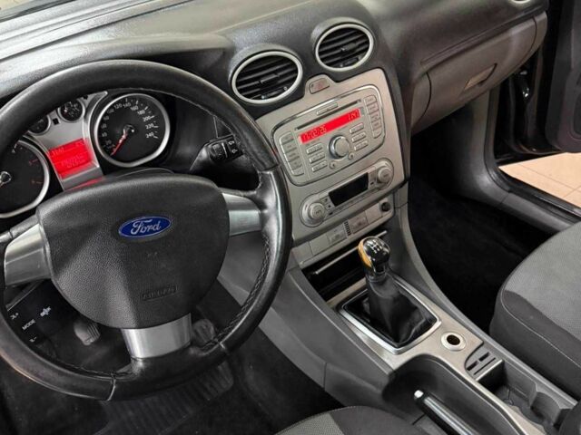 Чорний Форд Фокус, об'ємом двигуна 1.8 л та пробігом 220 тис. км за 3500 $, фото 5 на Automoto.ua