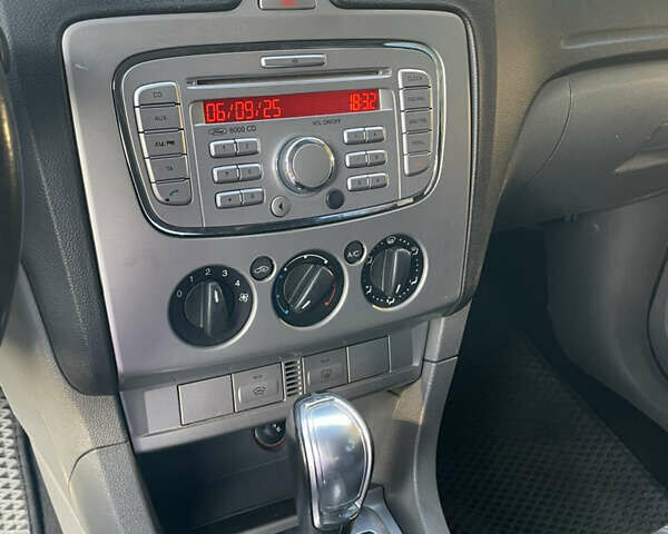 Черный Форд Фокус, объемом двигателя 2 л и пробегом 366 тыс. км за 6999 $, фото 7 на Automoto.ua